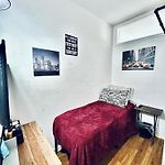 Ues Manhattan Super Cozy Room #3 In Shared Apartment