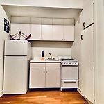 Ues Manhattan Super Cozy Room #3 In Shared Apartment