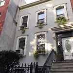 Brooklyn, Garden, Spacious, Great Location, 1 Stop To Manhattan