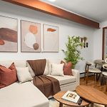 Chic Modern Unit In Nyc