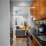 Lower East Side 2Br With Private Patio