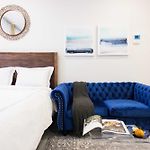 240-9 Luxury Prime Location Studio W&D