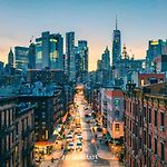 Entire Luxury Apt Midtown With Pool, Gym, And Sauna
