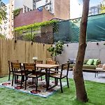 Brownstone 2 Bed With Private Backyard Near Subway