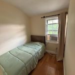 Cozy Queens Escape