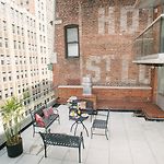 Hotel 32 32