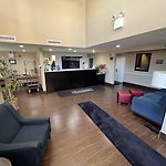 Travelodge By Wyndham Queens