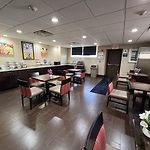 Travelodge By Wyndham Queens