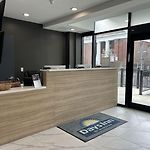 Days Inn By Wyndham Staten Island
