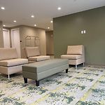 Super 8 By Wyndham Bronx Near Botanical Garden