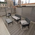 Spacious 2Br 2Ba With Rooftop Walk To Times Square, June To Aug 90 Days Stay Required