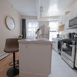 Sunlit 2Br Central Park North Elevator & Laundry