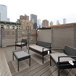 Spacious 2Br 2Ba With Rooftop Walk To Times Square, June To Aug 90 Days Stay Required