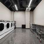 Freeman 901 By Rove Travel - Studio With Shared Amenities