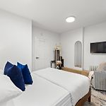 2Br In Times Square Near Restaurants