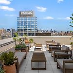 Freeman 201 By Rove Travel - 2Br Condo With Shared Amenities
