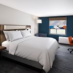 Holiday Inn Express & Suites Bronx - Barnabas Area By Ihg