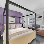 Elegant Midtown Retreat, City Views, Steps To Times Square