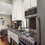 Sophisticated Stay In Vibrant Manhattan