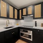 Freeman 403 By Rove Travel - 1Br Condo With Shared Amenities