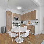 517 - 47C Beautifully Renovated 1 Bedroom In Prime Manhattan