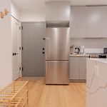 Chic In Brooklyn W Washer & Dryer