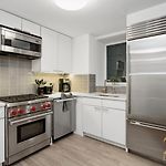 Gorgeous 2-Bedroom Retreat In The Upper East Side