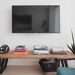 Stylish Williamsburg One Bedroom Condo Near Manhattan