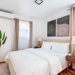 26-1C Gramercy Large 1Br Wd