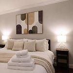 Hip Nyc Hideaway In Lively East Village