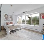 Bright And Spacious Apt, W&D In Unit - Monthly