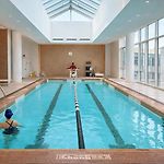 Elegant Long Island City Studio With Skyline Views