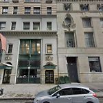 Sun-Filled Luxury Historic 2 Bedrooms Apto