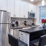 Brand New 3Br 2Ba Next To Central Park, Elevator