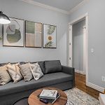 Bold Manhattan Base In Prime Nolita