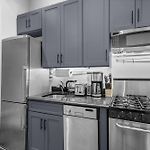 Bold Manhattan Base In Prime Nolita