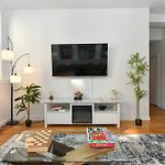 Luxury 3 Bedroom Retreat In Downtown Manhattan