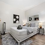 Lovely 2Bed And 2Bath With Unbeatable Location
