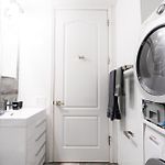 Modern Apartment By Central Park - 3 Br