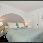 Four Bedroom Prime Furnished Rental, June To Aug 90 Days Stay Required