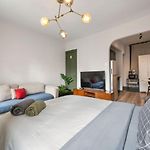 Prime Murray Hill 2 Bedroom Gem, June To Aug 90 Days Stay Required