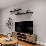 Modern Manhattan Haven Near Everything