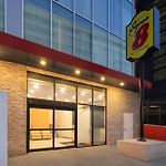 Super 8 By Wyndham Bronx Near Stadium