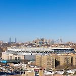 Super 8 By Wyndham Bronx Near Stadium