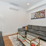 Sophisticated 3 Bedroom Duplex In The Heart Of Midtown