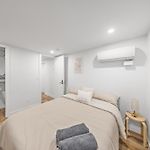 Chic Times Square 1Br Entire Apt - Private Kitchen & Bath - Hosts 4