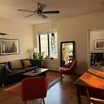 Sunlit Luxury 2Br Harlem Brownstone Retreat - Near Express Trains