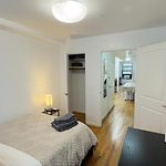 Charming 2Br In Harlem, Steps From Central Park!