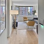 Nyc Midtown Apt Blocks Away From Times Square
