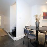 Newly Renovated 2Br W Backyard